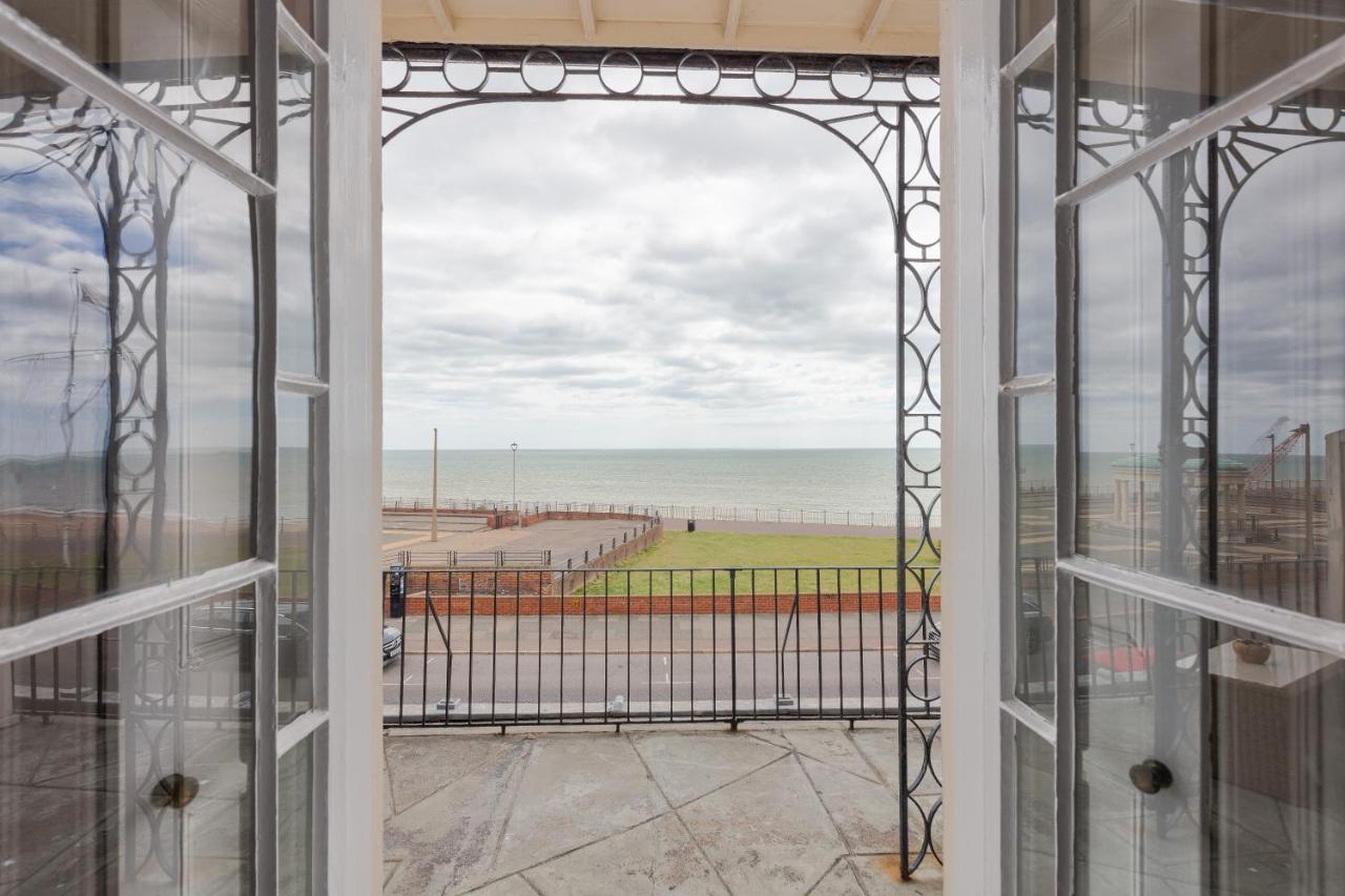 Beach View: Stunning Sea View & Balcony Apartment Ramsgate Dış mekan fotoğraf